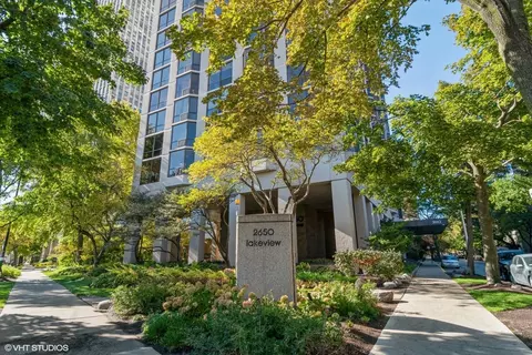 2650 N Lakeview Ave #2104, Chicago, IL 60614