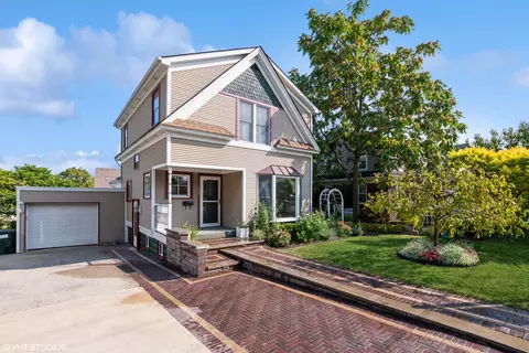 133 W Haven Ave, New Lenox, IL 60451