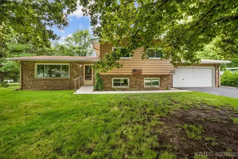 4 N272 Kenwood Ave, West Chicago, IL 60185