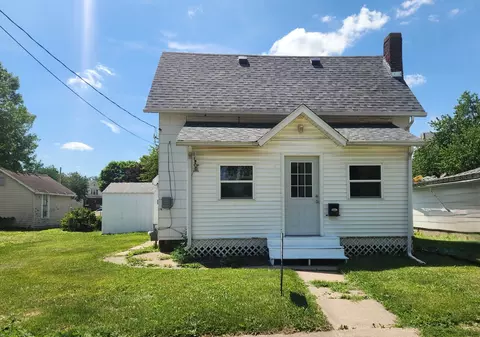 407 Portland Ave, Morrison, IL 61270