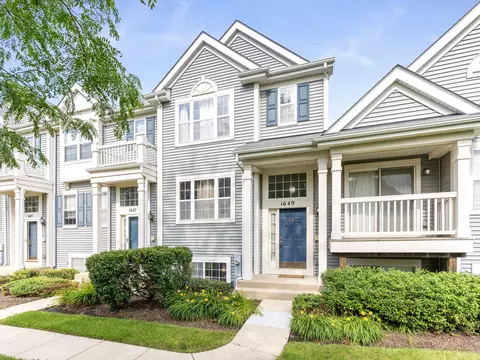 1649 Sandcastle Ln, Pingree Grove, IL 60140