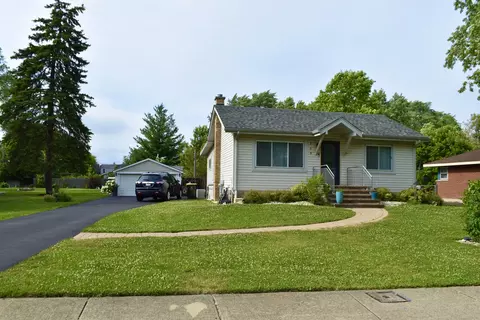 369 W Itasca St, Wood Dale, IL 60191