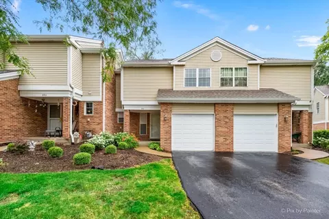 650 Hillview Ct, West Chicago, IL 60185