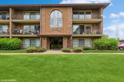 8834 W 140th St #3A, Orland Park, IL 60462