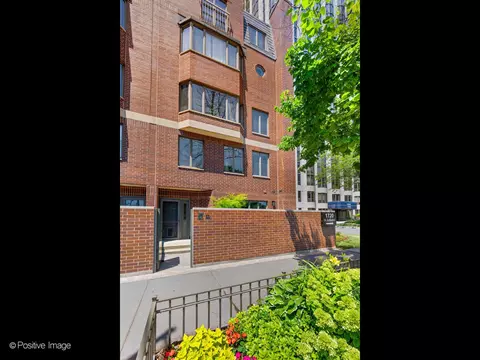1720 N La Salle Dr #1, Chicago, IL 60614