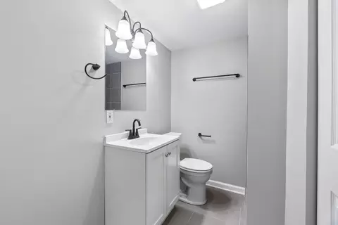 Bath - 3742 E Lakeview Dr, Kankakee, IL 60901 photo 2 of 2