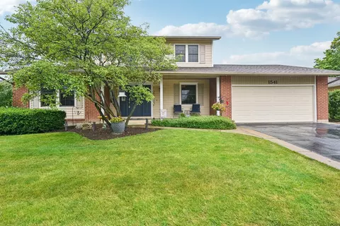 1541 White Trl, Elk Grove Village, IL 60007
