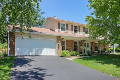 900 N Vista Dr, Algonquin, IL 60102