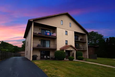 15850 Laramie Ave #101, Oak Forest, IL 60452