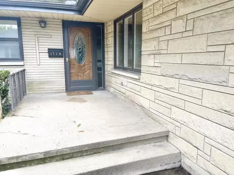 1710 Calhoun St, Peru, IL 61354 photo 2