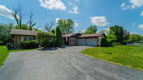 24726 S Willow Brook Trl, Crete, IL 60417