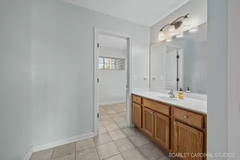 Bath - 25821 Ross St, Plainfield, IL 60585 photo 5 of 7