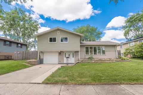 15026 Park Ave, Oak Forest, IL 60452