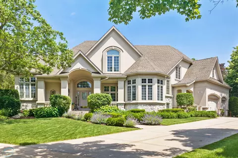 3800 Barclay Ct, Lisle, IL 60532