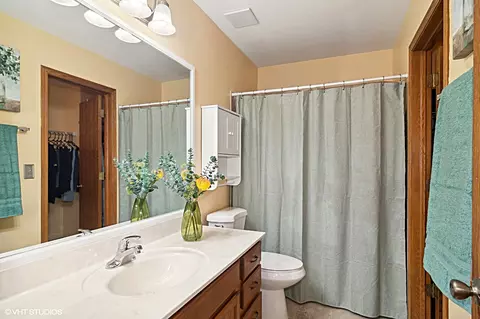 Bath - 14044 S Oregon Dr, Plainfield, IL 60544 photo 2 of 3