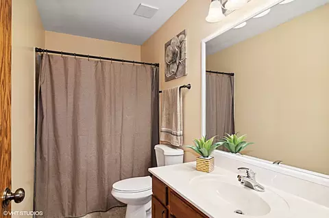 Bath - 14044 S Oregon Dr, Plainfield, IL 60544 photo 3 of 3