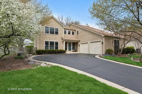 1560 Alemeda Ln, Mundelein, IL 60060