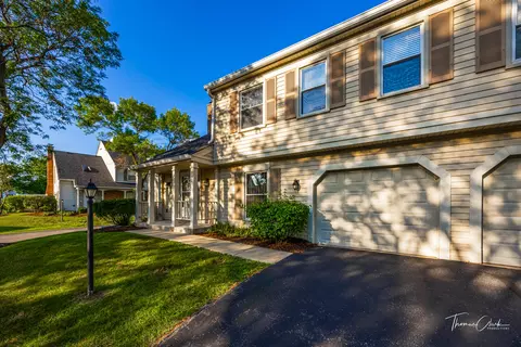102 College Xing, Rolling Meadows, IL 60008 photo 2