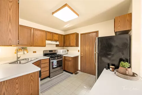 102 College Xing, Rolling Meadows, IL 60008 photo 9