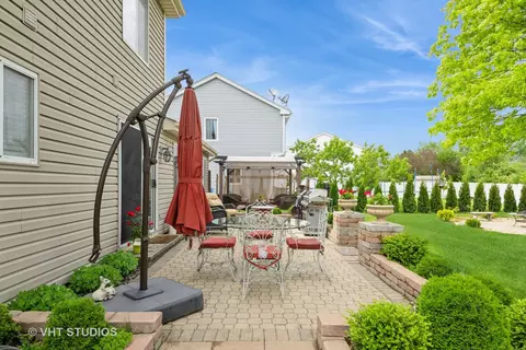 Exterior - 1026 Longford Rd, Bartlett, IL 60103 photo 5 of 7