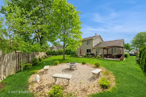 Exterior - 1026 Longford Rd, Bartlett, IL 60103 photo 2 of 7