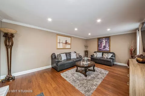 Living - 1026 Longford Rd, Bartlett, IL 60103 photo 1 of 2