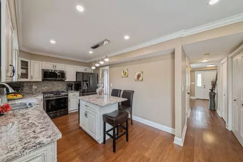 Kitchen - 1026 Longford Rd, Bartlett, IL 60103 photo 2 of 4