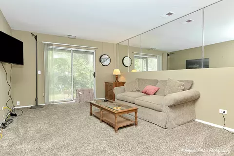 Living - 21 Pine Cir, Cary, IL 60013 photo 5 of 7