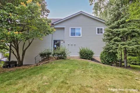 Exterior - 21 Pine Cir, Cary, IL 60013 photo 2 of 7