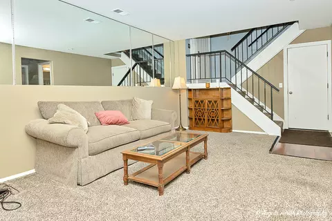 Living - 21 Pine Cir, Cary, IL 60013 photo 4 of 7