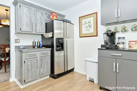 Kitchen - 21 Pine Cir, Cary, IL 60013 photo 2 of 3