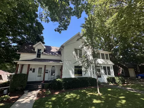 408 W 3rd St, Prophetstown, IL 61277