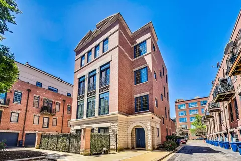 710 N Orleans St #C, Chicago, IL 60654