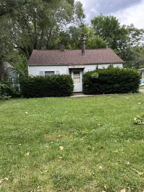 609 N James St, Champaign, IL 61821