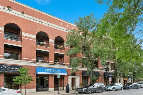 4721 N Clark St #2S, Chicago, IL 60640