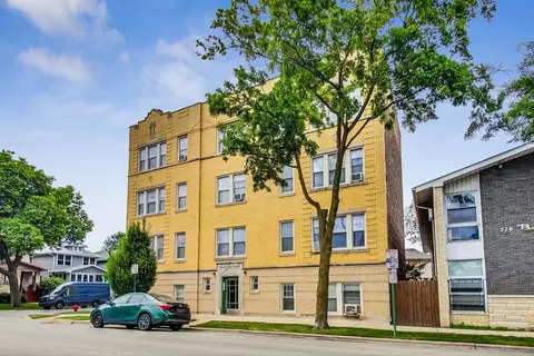 520 Harrison St #1, Oak Park, IL 60304
