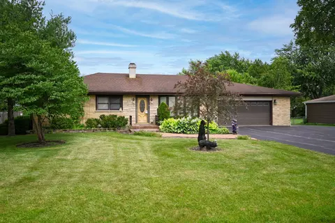 2 N111 Amy Ave, Glen Ellyn, IL 60137