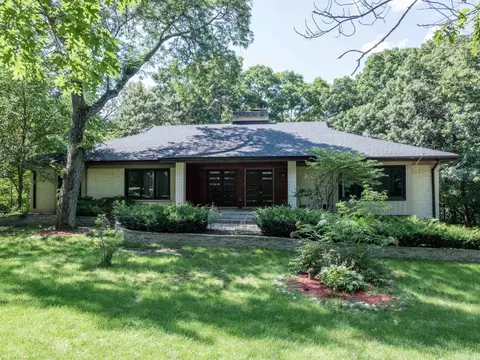 21206 N Highwood Rd, Kildeer, IL 60047