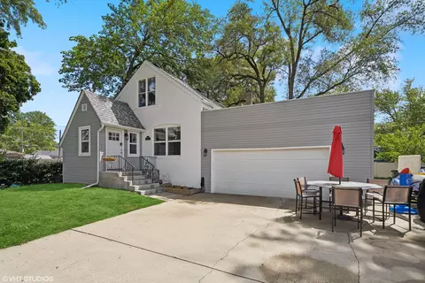 415 S Walnut St, Bensenville, IL 60106