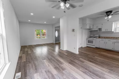 7518 W 57th Pl, Summit, IL 60501 photo 3