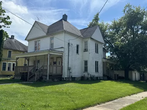 1202 S Walnut Ave, Freeport, IL 61032