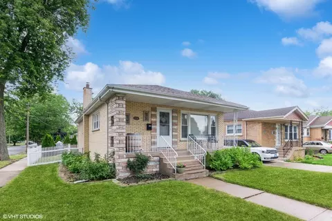 9758 S California Ave, Evergreen Park, IL 60805