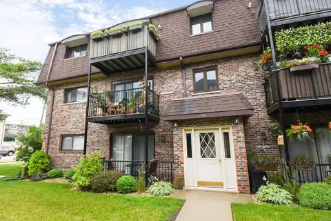 7600 W Lawrence Ave #2A, Harwood Heights, IL 60706