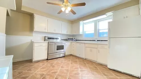 Kitchen - 116 E Natoma Ave, Addison, IL 60101 photo 1 of 1