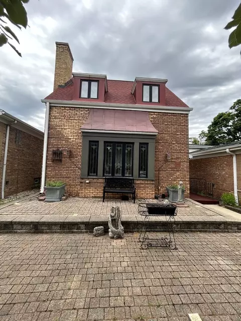 5405 N Neva Ave, Chicago, IL 60656