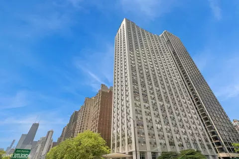 1550 N Lake Shore Dr #2D, Chicago, IL 60610