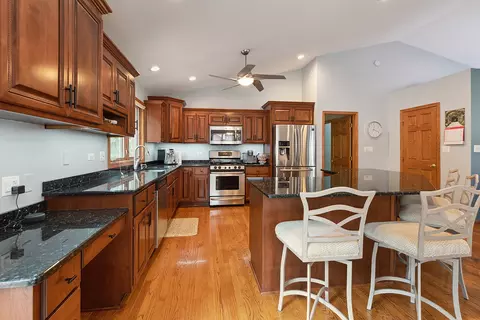 38 Billy Casper Ln, Midlothian, IL 60445 photo 9