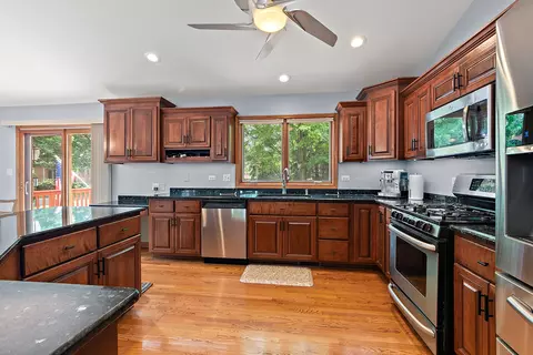 38 Billy Casper Ln, Midlothian, IL 60445 photo 10