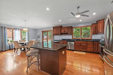 38 Billy Casper Ln, Midlothian, IL 60445 photo 11