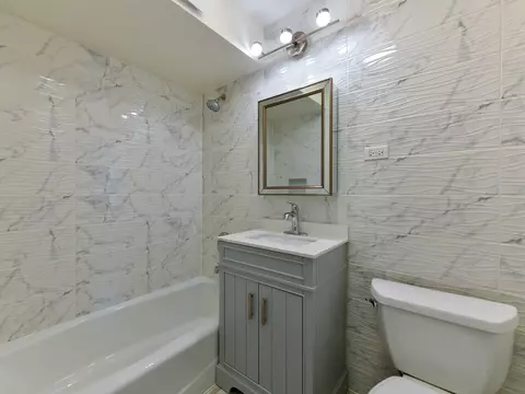 1113 Holiday Ln #8, Des Plaines, IL 60016 photo 12